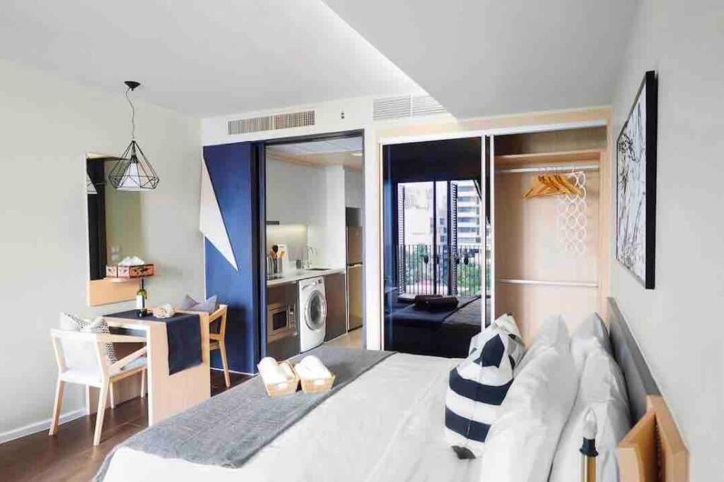 Stylish 1 Bedroom, Nice Pool,Bts Asok, Sukhumvit Bangkok Bagian luar foto