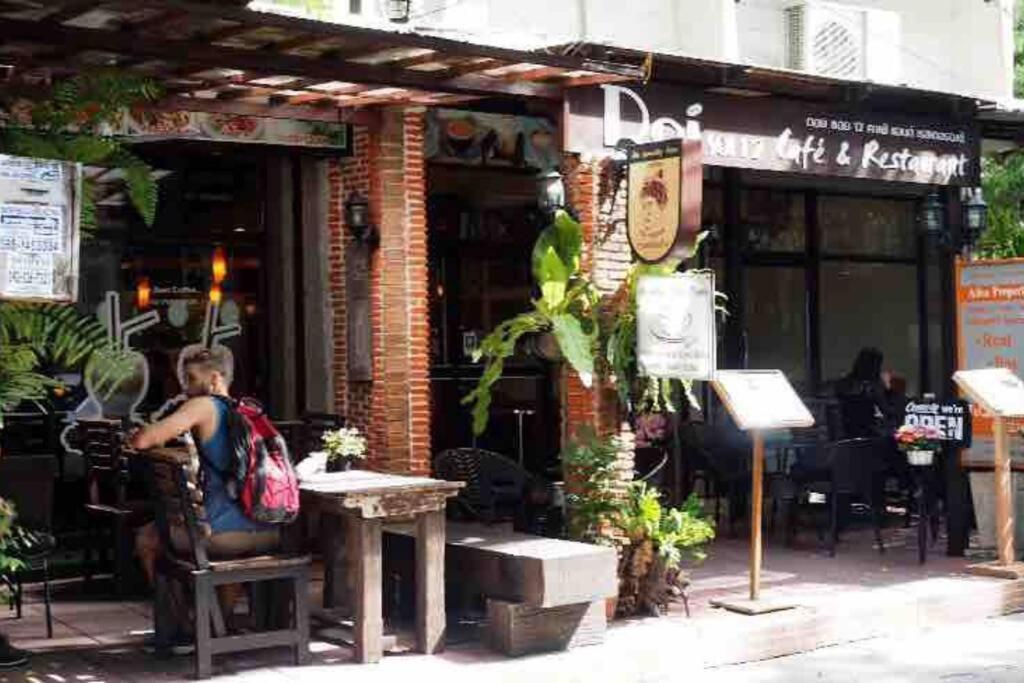 Stylish 1 Bedroom, Nice Pool,Bts Asok, Sukhumvit Bangkok Bagian luar foto