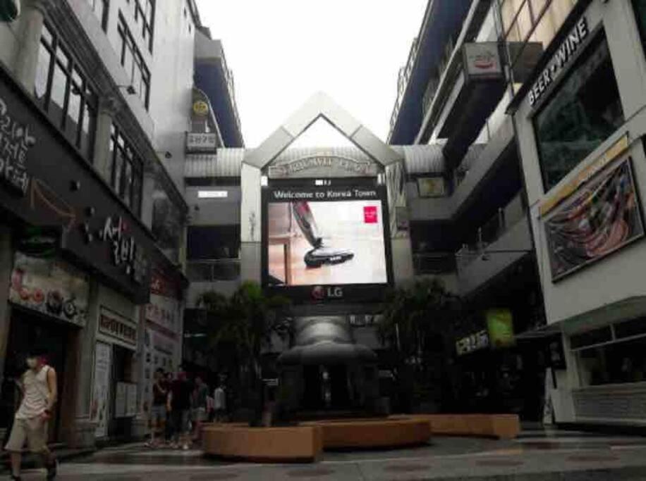 Stylish 1 Bedroom, Nice Pool,Bts Asok, Sukhumvit Bangkok Bagian luar foto