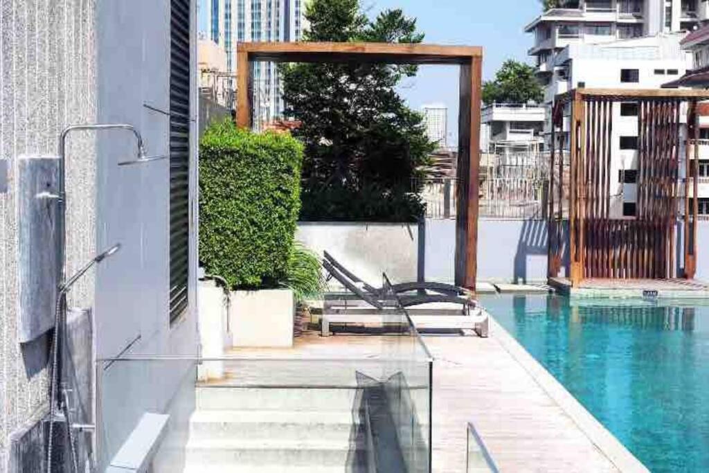 Stylish 1 Bedroom, Nice Pool,Bts Asok, Sukhumvit Bangkok Bagian luar foto