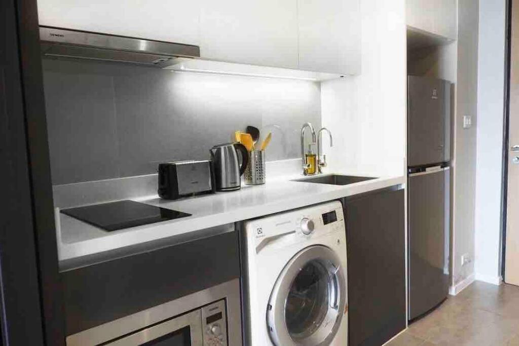 Stylish 1 Bedroom, Nice Pool,Bts Asok, Sukhumvit Bangkok Bagian luar foto