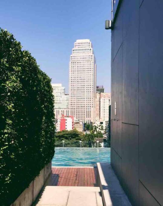 Stylish 1 Bedroom, Nice Pool,Bts Asok, Sukhumvit Bangkok Bagian luar foto