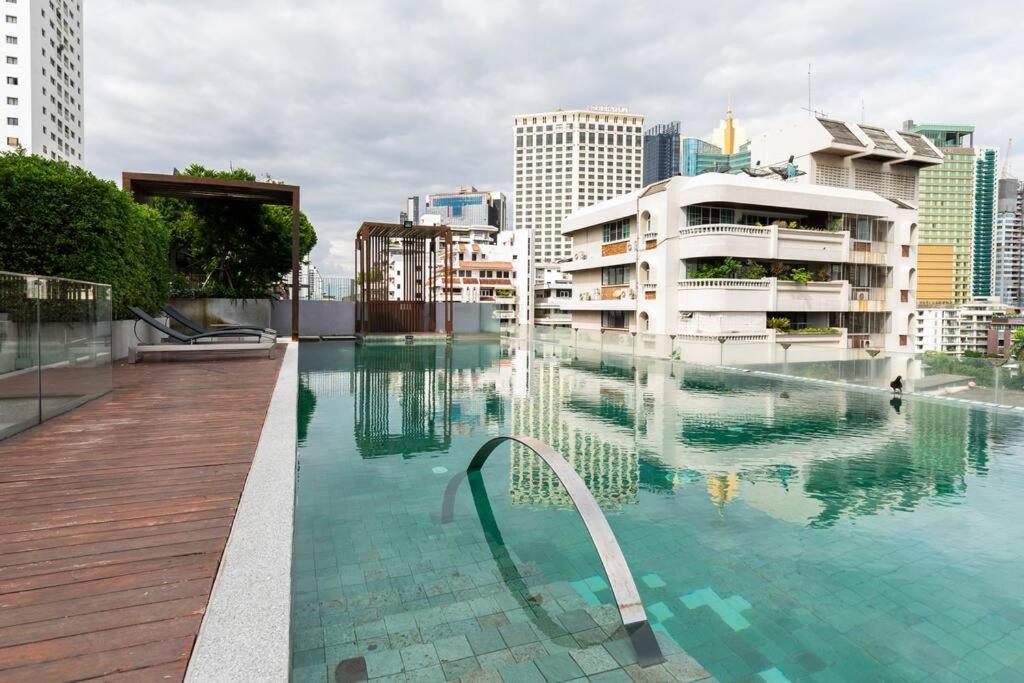 Stylish 1 Bedroom, Nice Pool,Bts Asok, Sukhumvit Bangkok Bagian luar foto
